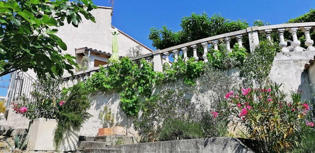 La Cayrade Villa Uzer  Екстериор снимка